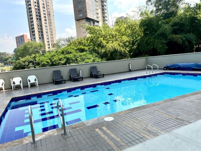 Apartamento de 2 alcobas en arriendo en El Poblado, Medellín, 71 m² · foto 13 de 14