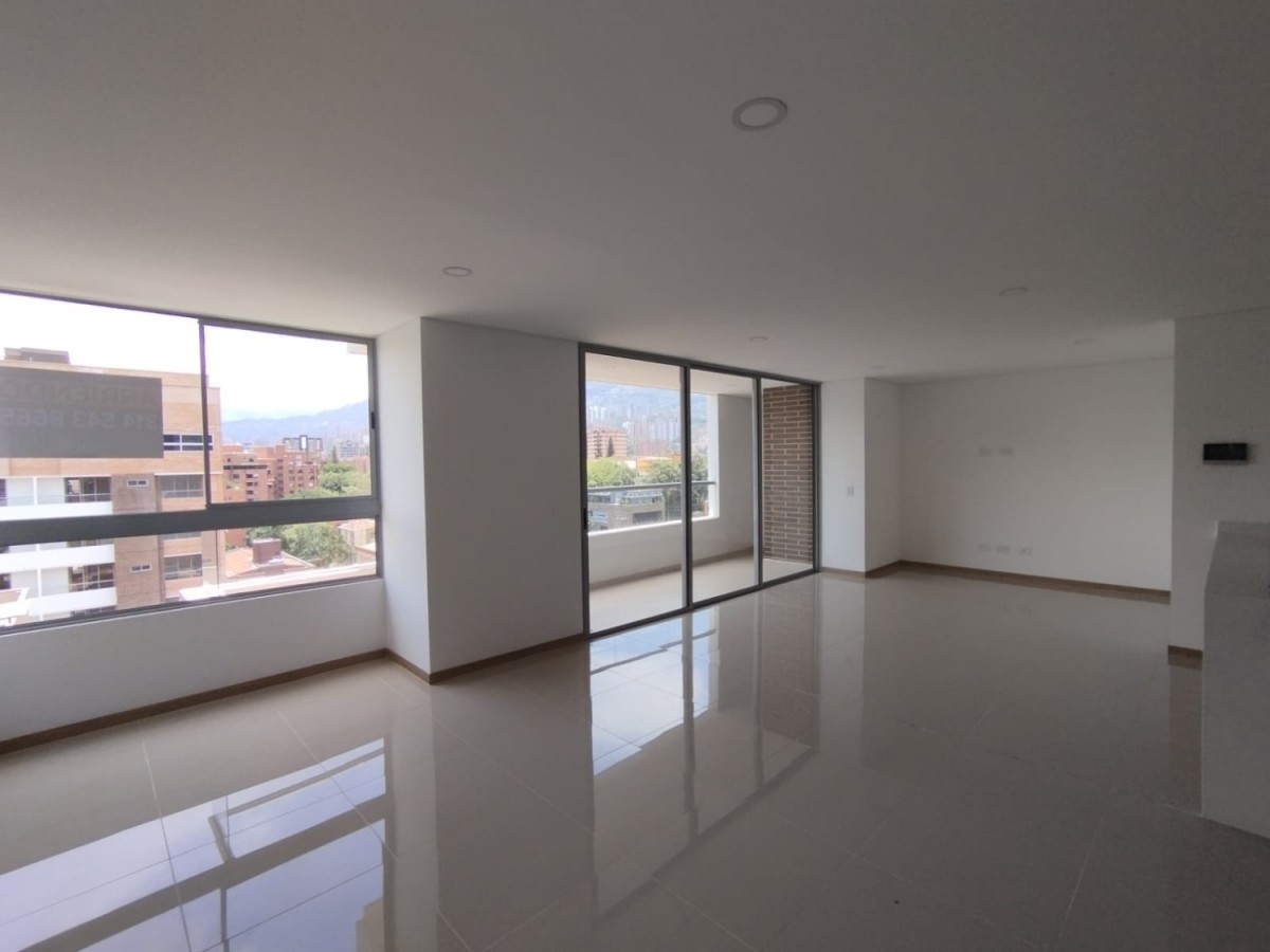 Apartamento en venta en El Portal, Envigado · foto 2 de 17