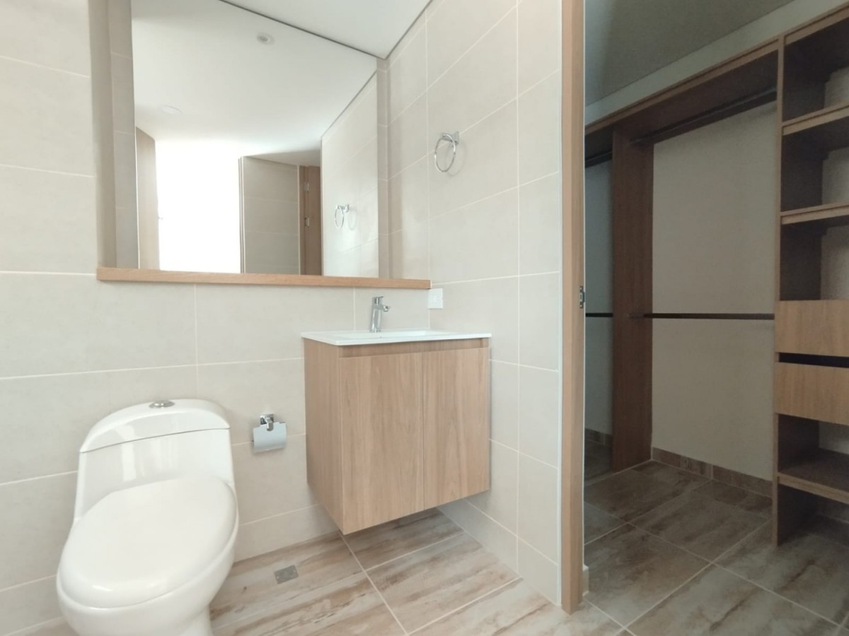 Apartamento en venta en El Portal, Envigado · foto 3 de 17