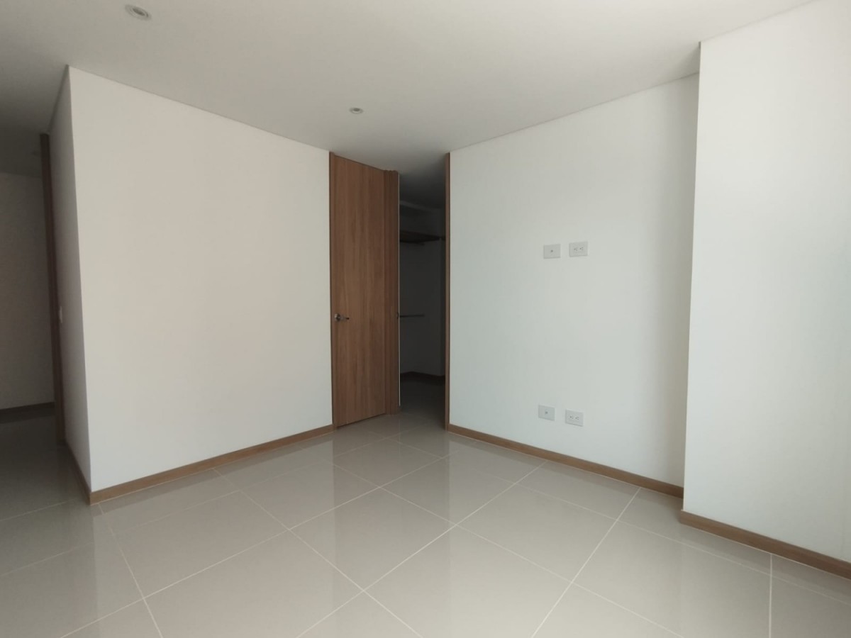 Apartamento en venta en El Portal, Envigado · foto 8 de 17