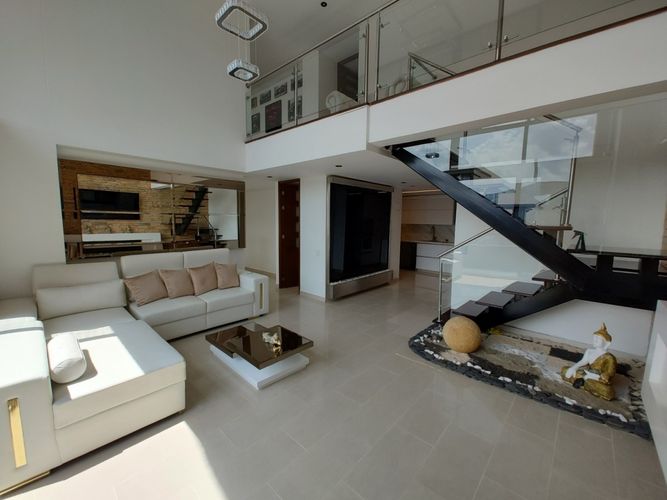 Apartamento de 4 alcobas en arriendo en La Frontera, Medellín, 206 m² · foto 3 de 17