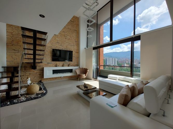 Apartamento de 4 alcobas en arriendo en La Frontera, Medellín, 206 m² · foto 4 de 17