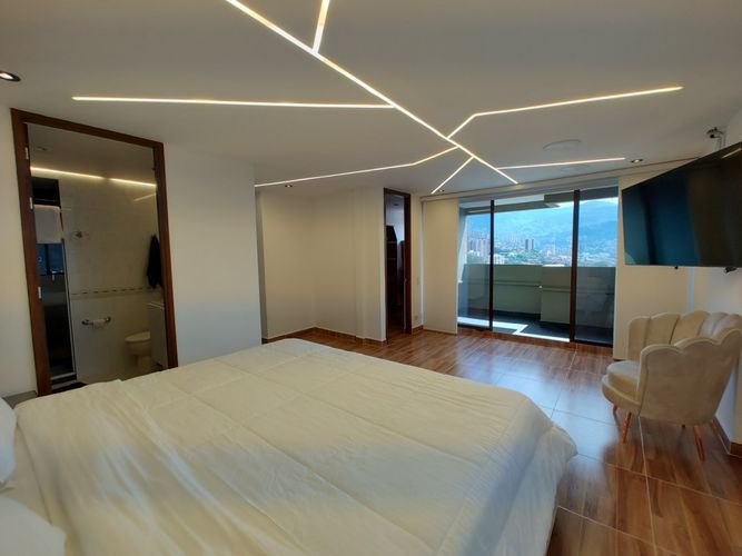 Apartamento de 4 alcobas en arriendo en La Frontera, Medellín, 206 m² · foto 7 de 17