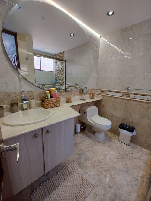 Apartamento de 4 alcobas en arriendo en La Frontera, Medellín, 206 m² · foto 9 de 17