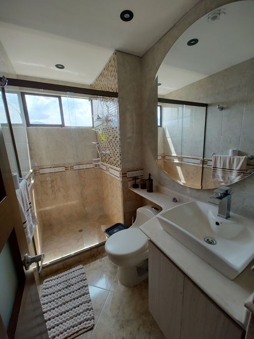 Apartamento de 4 alcobas en arriendo en La Frontera, Medellín, 206 m² · foto 12 de 17