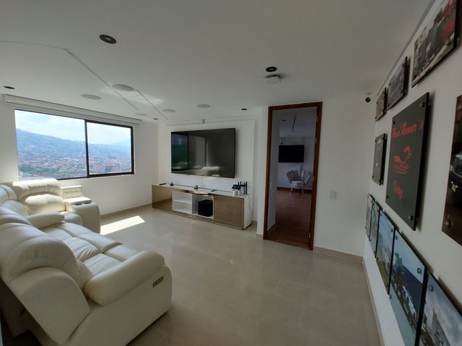Apartamento de 4 alcobas en arriendo en La Frontera, Medellín, 206 m² · foto 13 de 17