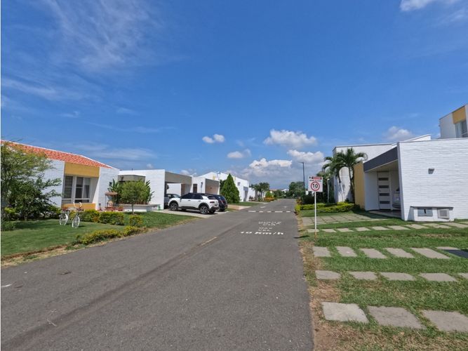 Casa de 4 alcobas en venta en El Castillo, Jamundí, 218 m² · foto 5 de 24