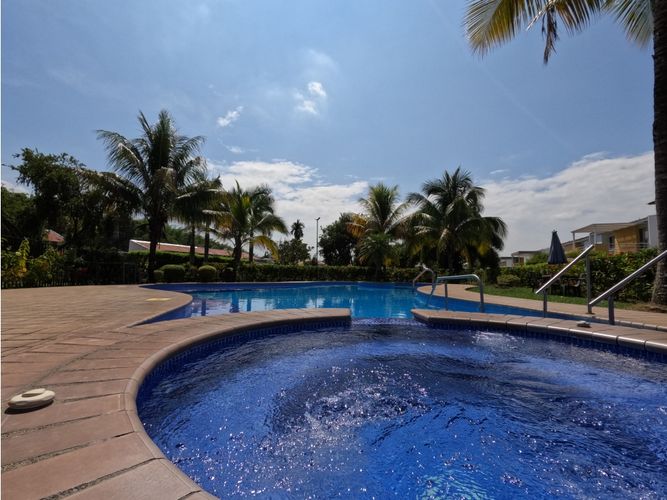 Casa de 4 alcobas en venta en El Castillo, Jamundí, 218 m² · foto 8 de 24