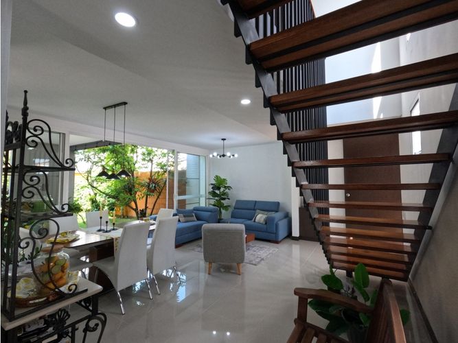 Casa de 4 alcobas en venta en El Castillo, Jamundí, 218 m² · foto 20 de 24