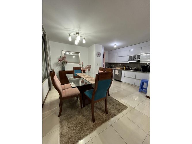 Casa de 3 alcobas en venta en El Castillo, Jamundí, 179 m² · foto 3 de 24