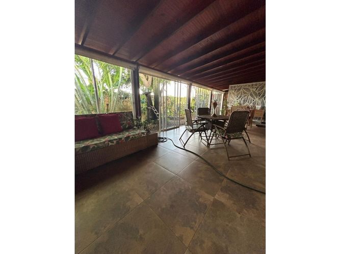 Casa de 3 alcobas en venta en El Castillo, Jamundí, 179 m² · foto 10 de 24