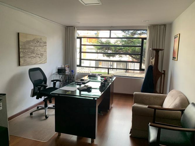 Casa de 5 alcobas en venta en Campin, Bogotá, 500 m² · foto 2 de 14