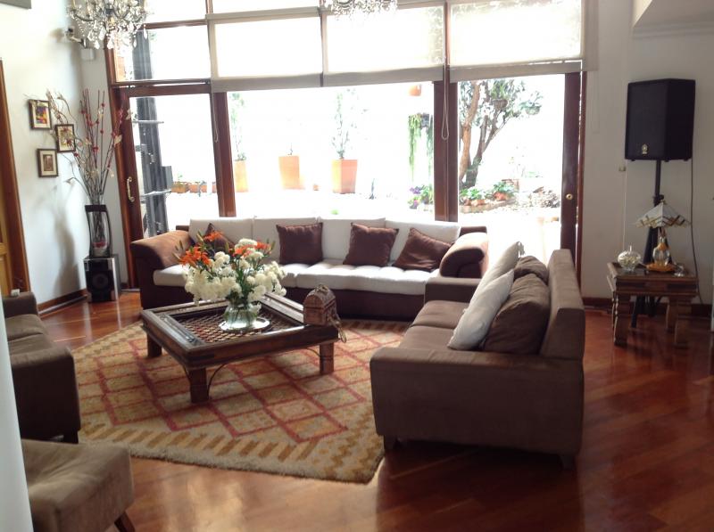 Casa en venta en Niza, Bogotá · foto 2 de 24
