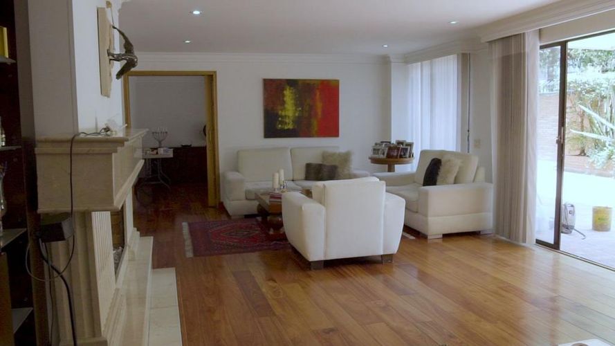 Apartamento de 4 alcobas en venta en La Carolina, Bogotá, 230 m² · foto 3 de 18