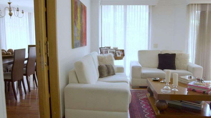 Apartamento de 4 alcobas en venta en La Carolina, Bogotá, 230 m² · foto 4 de 18