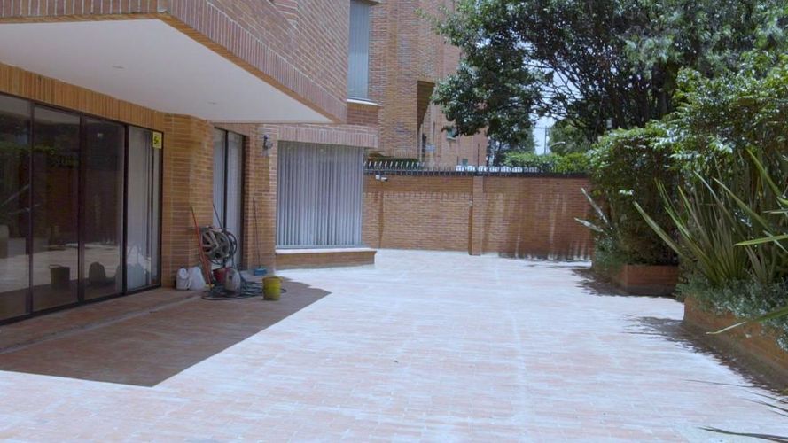 Apartamento de 4 alcobas en venta en La Carolina, Bogotá, 230 m² · foto 10 de 18