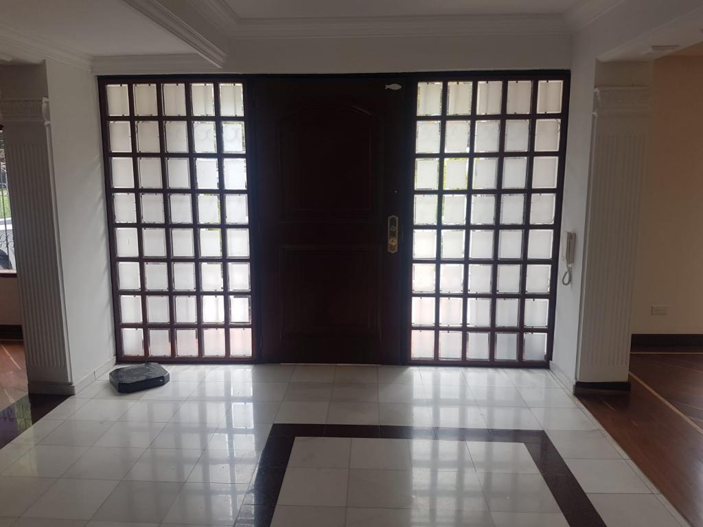 Casa en venta en Bosques Del Marques, Bogotá · foto 2 de 24