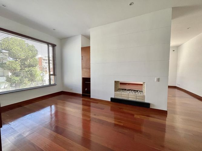 Apartamento de 3 alcobas en venta en Chico Norte, Bogotá, 240 m² · foto 4 de 20