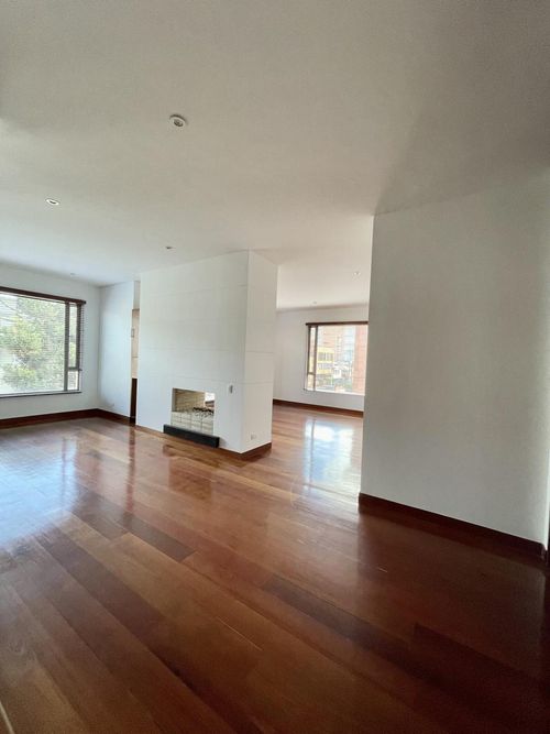 Apartamento de 3 alcobas en venta en Chico Norte, Bogotá, 240 m² · foto 7 de 20