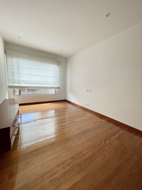 Apartamento de 3 alcobas en venta en Chico Norte, Bogotá, 240 m² · foto 9 de 20