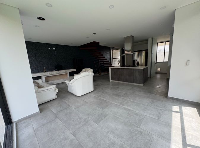 Casa de 4 alcobas en arriendo en Cota, 320 m² · foto 9 de 16