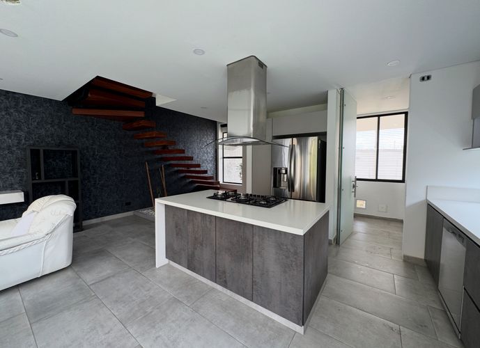 Casa de 4 alcobas en arriendo en Cota, 320 m² · foto 10 de 16
