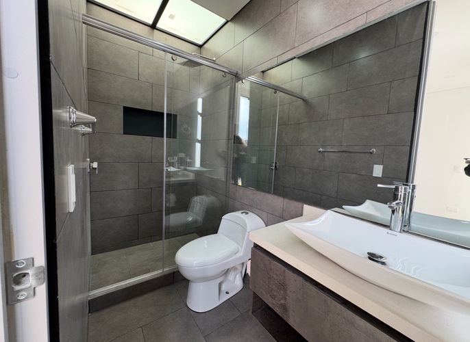 Casa de 4 alcobas en arriendo en Cota, 320 m² · foto 13 de 16