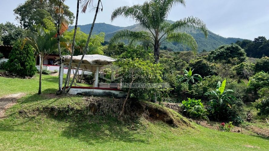 Finca en venta en Quitasol, Bello, 200 m² · foto 4 de 24
