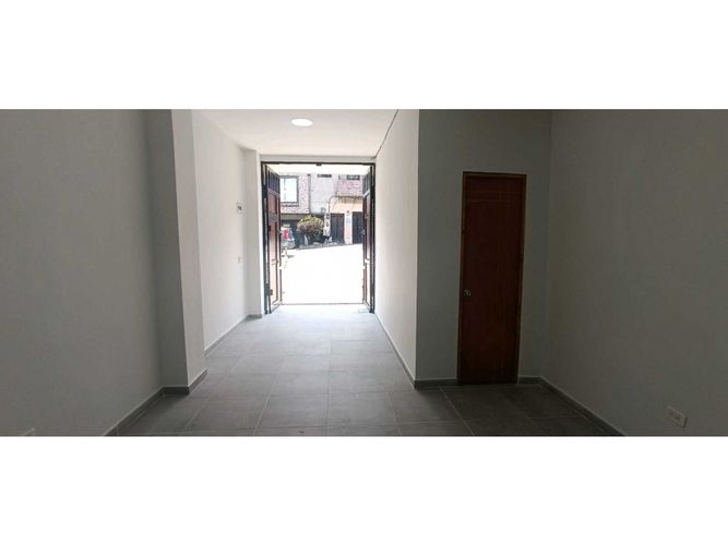 Bodega en arriendo en La Milagrosa, Medellín, 95 m² · foto 3 de 13