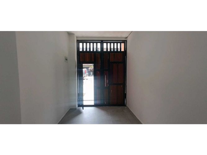 Bodega en arriendo en La Milagrosa, Medellín, 95 m² · foto 10 de 13