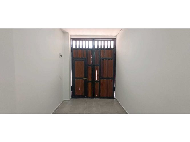 Bodega en arriendo en La Milagrosa, Medellín, 95 m² · foto 11 de 13