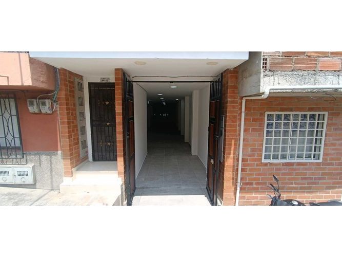 Bodega en arriendo en La Milagrosa, Medellín, 95 m² · foto 12 de 13