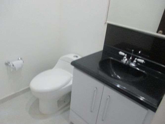 Casa de 3 alcobas en venta en Ricaurte, 408 m² · foto 7 de 21
