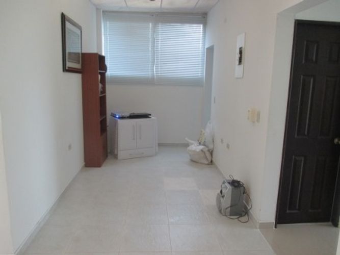 Casa de 3 alcobas en venta en Ricaurte, 408 m² · foto 8 de 21