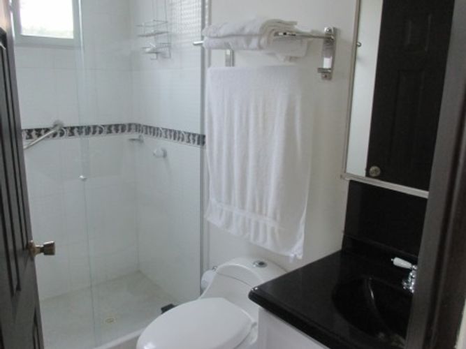 Casa de 3 alcobas en venta en Ricaurte, 408 m² · foto 19 de 21