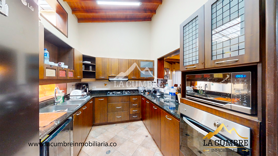Casa de 5 alcobas en venta en El Campestre, Medellín, 600 m² · foto 4 de 19