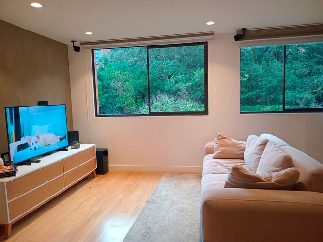Apartamento de 2 alcobas en arriendo en El Poblado, Medellín, 130 m² · foto 4 de 17