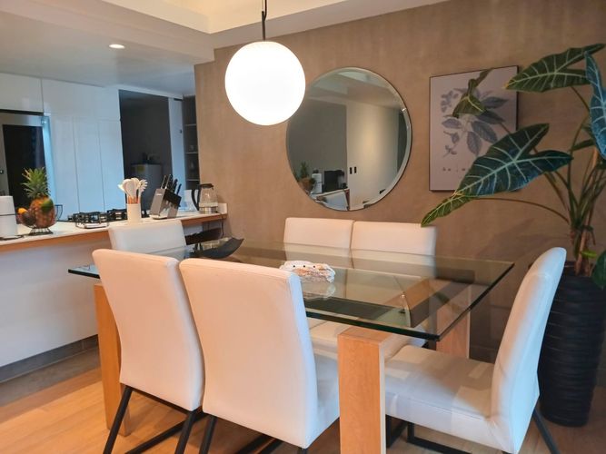 Apartamento de 2 alcobas en arriendo en El Poblado, Medellín, 130 m² · foto 8 de 17