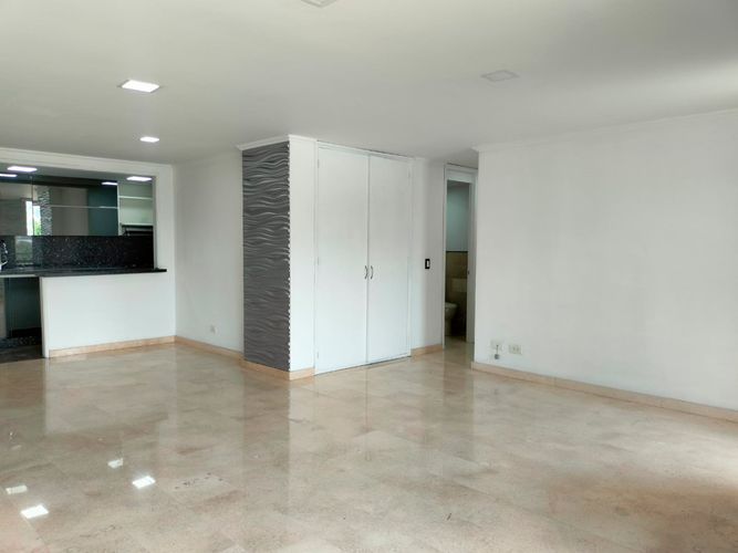 Apartamento de 3 alcobas en arriendo en Villa Santa Teresa, Envigado, 130 m² · foto 3 de 20