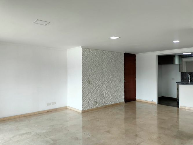 Apartamento de 3 alcobas en arriendo en Villa Santa Teresa, Envigado, 130 m² · foto 4 de 20