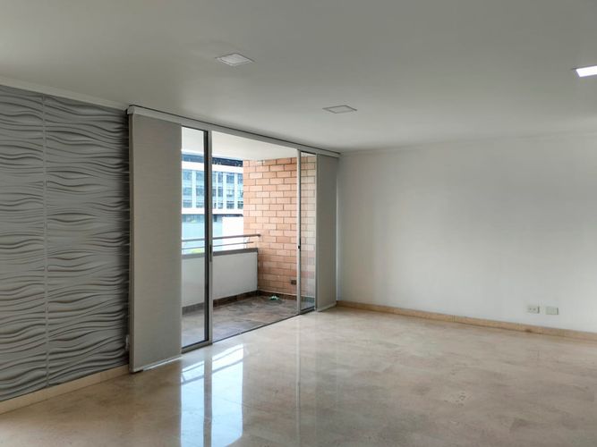 Apartamento de 3 alcobas en arriendo en Villa Santa Teresa, Envigado, 130 m² · foto 5 de 20
