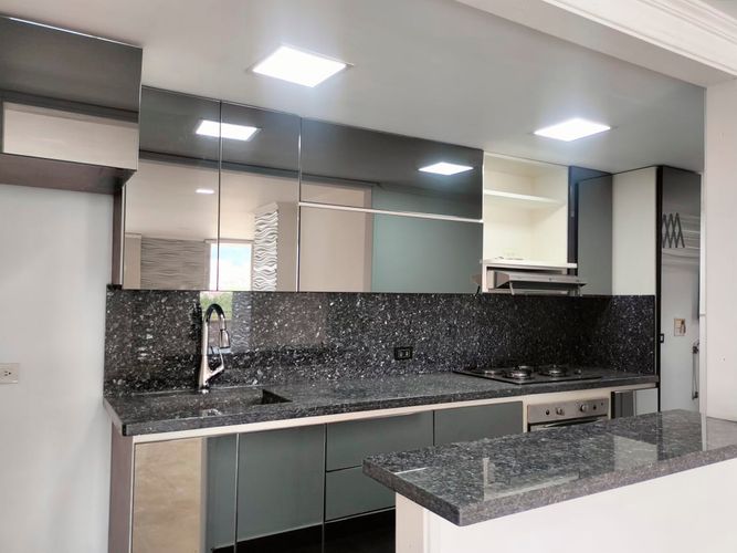 Apartamento de 3 alcobas en arriendo en Villa Santa Teresa, Envigado, 130 m² · foto 7 de 20