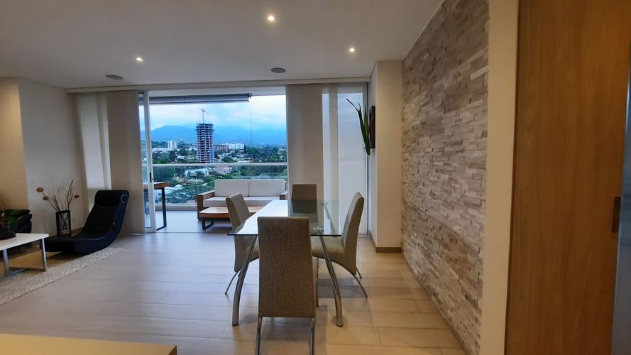 Apartamento de 3 alcobas en venta en Pance, Cali, 141 m² · foto 2 de 23