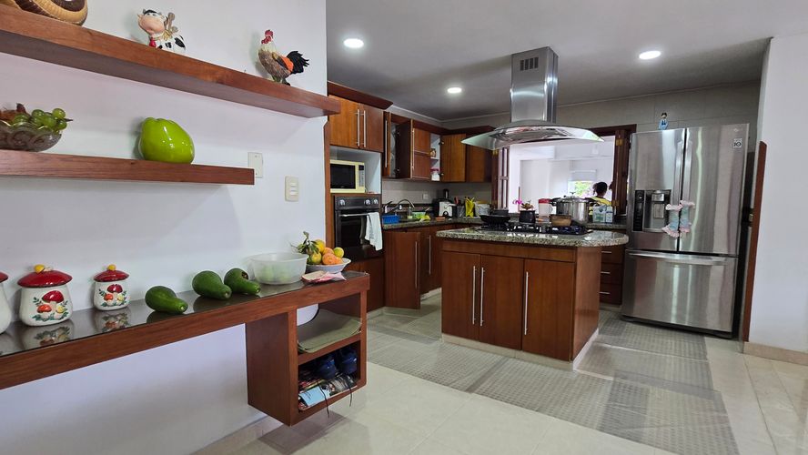 Casa de 5 alcobas en venta en Menzuly, Piedecuesta, 450 m² · foto 10 de 22