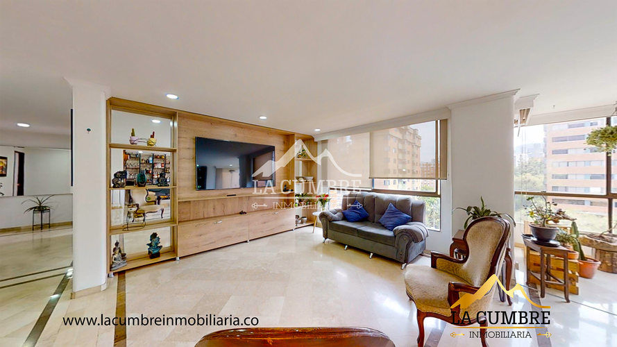 Apartamento de 3 alcobas en arriendo en La Aguacatala, Medellín, 220 m² · foto 2 de 14