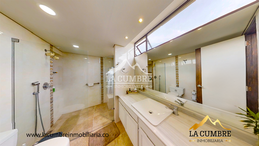 Apartamento de 3 alcobas en arriendo en La Aguacatala, Medellín, 220 m² · foto 14 de 14