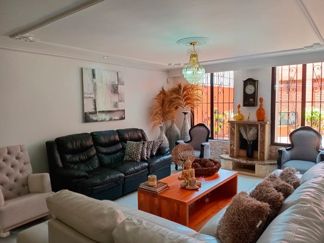 Casa de 4 alcobas en venta en El Poblado, Medellín, 340 m² · foto 6 de 20