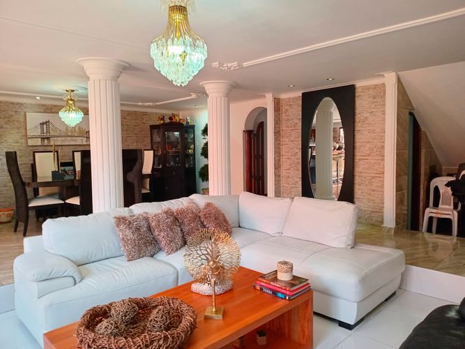 Casa de 4 alcobas en venta en El Poblado, Medellín, 340 m² · foto 10 de 20
