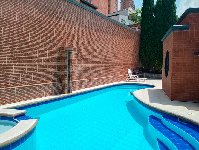 Casa de 4 alcobas en venta en El Poblado, Medellín, 340 m² · foto 18 de 20