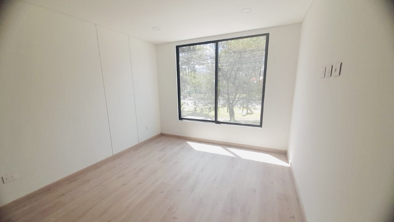 Apartamento en venta en Quinta Paredes, Bogotá · foto 3 de 23